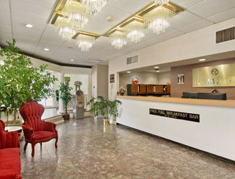 Hotel Ramada By Wyndham Roanoke